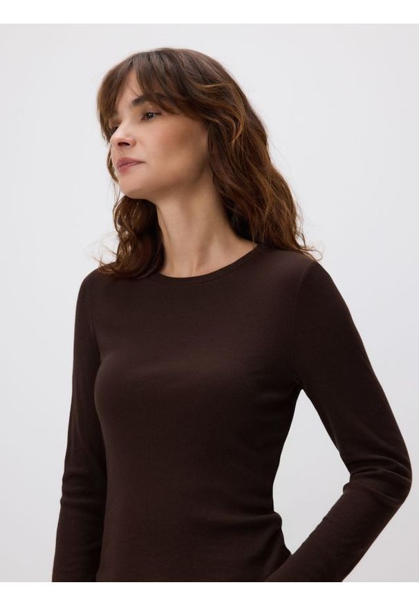 Reserved - Bluzka z wełną - ciemnobrązowy. Kolor: brązowy. Materiał: wełna