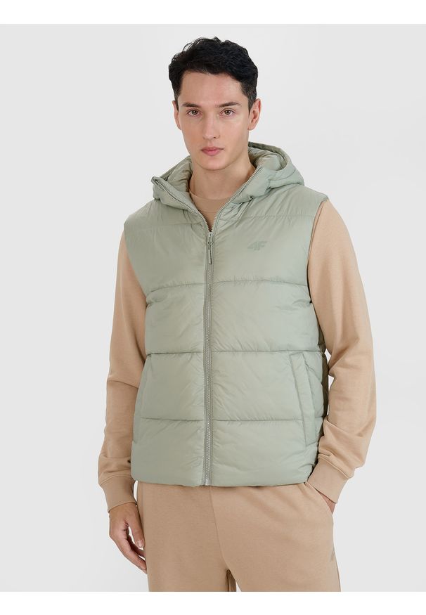 4f - 4F Bezrękawnik puchowy z wypełnieniem syntetycznym męski - oliwkowy M. Okazja: na co dzień. Typ kołnierza: kaptur. Kolor: oliwkowy, brązowy, wielokolorowy. Materiał: puch, syntetyk. Długość rękawa: bez rękawów. Długość: długie. Wzór: gładki. Styl: casual, klasyczny, sportowy