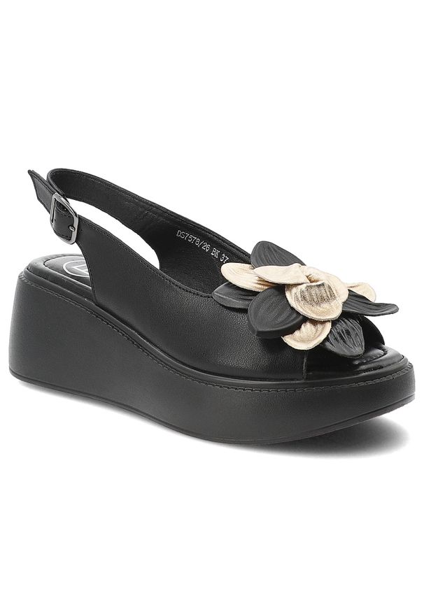 Sandały damskie Filippo, cholewka ze skóry naturalnej zapinane na sprzączkę, czarne, DS7578/26. Okazja: na co dzień. Zapięcie: sprzączka. Kolor: czarny. Materiał: skóra. Wzór: aplikacja, kwiaty. Obcas: na koturnie. Styl: elegancki, klasyczny, casual