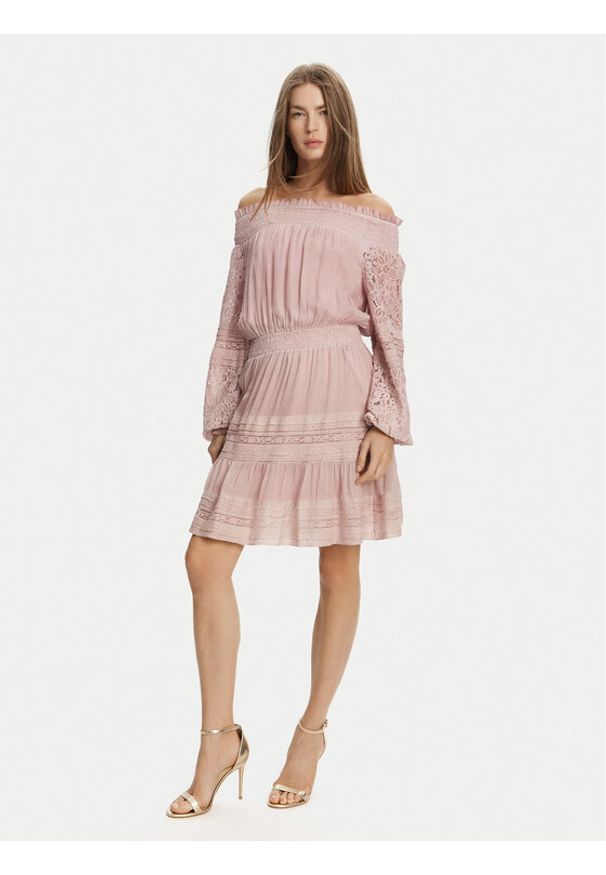 Guess Sukienka koktajlowa W5GK24 WE550 Różowy Regular Fit. Kolor: różowy. Materiał: wiskoza. Styl: wizytowy