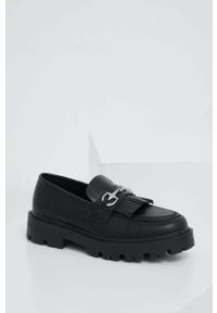 Answear Lab mokasyny damskie kolor czarny na platformie. Nosek buta: okrągły. Kolor: czarny. Obcas: na platformie. Styl: wakacyjny #1