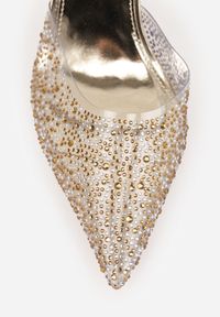 Born2be - Złote Transparentne Szpilki z Odkrytą Piętą i Cyrkoniami na Nosku Ilunatia. Okazja: na co dzień, na randkę, na ślub cywilny, na wesele. Kolor: złoty. Materiał: jeans. Obcas: na szpilce. Styl: casual, elegancki, wizytowy #4