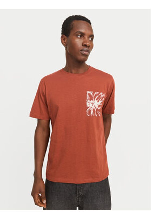 Jack & Jones - Jack&Jones T-Shirt Split 12272995 Brązowy Regular Fit. Kolor: brązowy. Materiał: bawełna