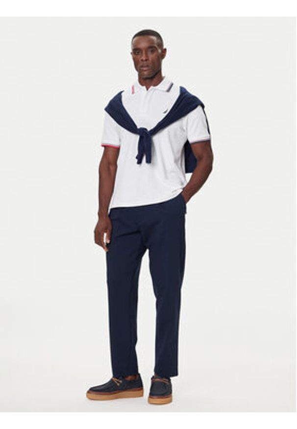Nautica Polo Atabay N1S03424 Biały Regular Fit. Typ kołnierza: polo. Kolor: biały. Materiał: bawełna, syntetyk