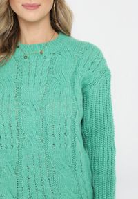 Born2be - Ciemnozielony Klasyczny Sweter z Modnym Splotem Viloma. Kolor: zielony. Wzór: ze splotem. Styl: klasyczny #4