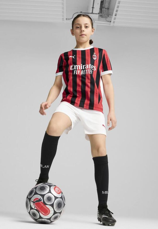 Puma - Młodzieżowa domowa koszulka AC Milan 24/25 PUMA For All Time Red Black. Kolor: czerwony, wielokolorowy, czarny. Sport: piłka nożna