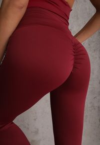 Renee - Bordowe Legginsy Dzwony High Waist Orruvana. Okazja: na co dzień. Stan: podwyższony. Kolor: czerwony. Styl: casual #4
