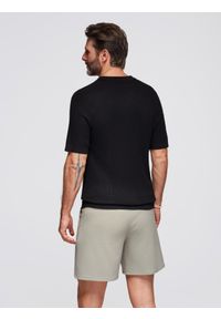 Ombre Clothing - Męska koszulka polo bez guzików z otwartym kołnierzykiem – czarna V2. Typ kołnierza: polo. Kolor: czarny. Materiał: wiskoza, prążkowany, dzianina, elastan, nylon. Styl: klasyczny, elegancki #3