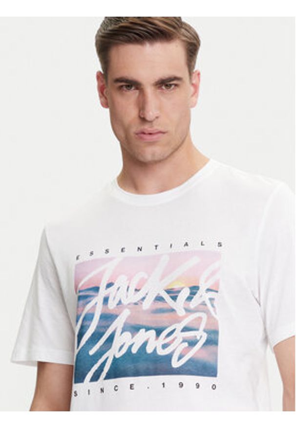 Jack & Jones - Jack&Jones T-Shirt Colton 12268438 Biały Standard Fit. Kolor: biały. Materiał: bawełna