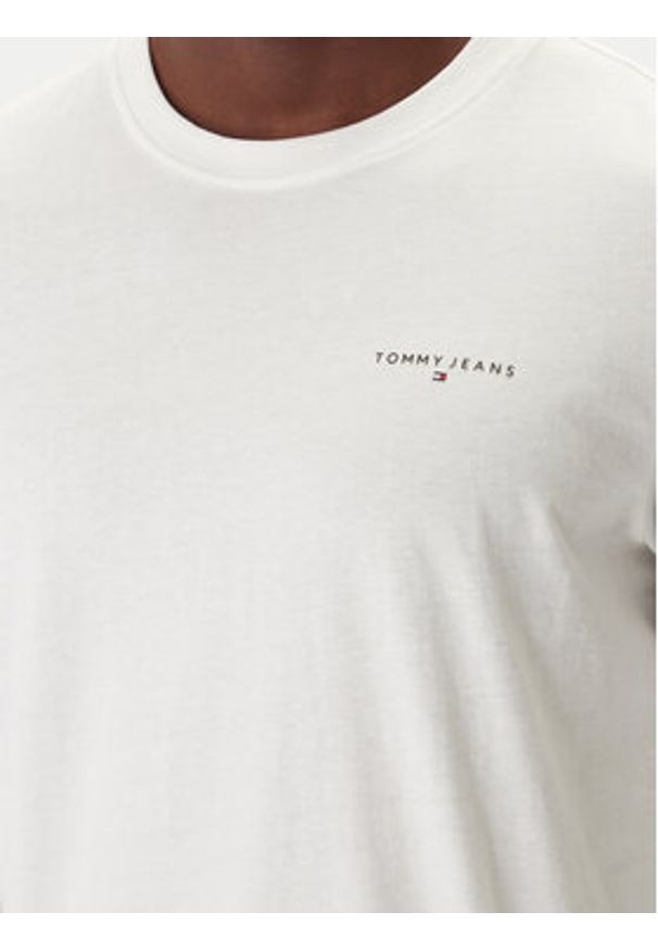 Tommy Jeans Longsleeve Chest Linear DM0DM21594 Écru Regular Fit. Kolor: kremowy. Materiał: bawełna. Długość rękawa: długi rękaw