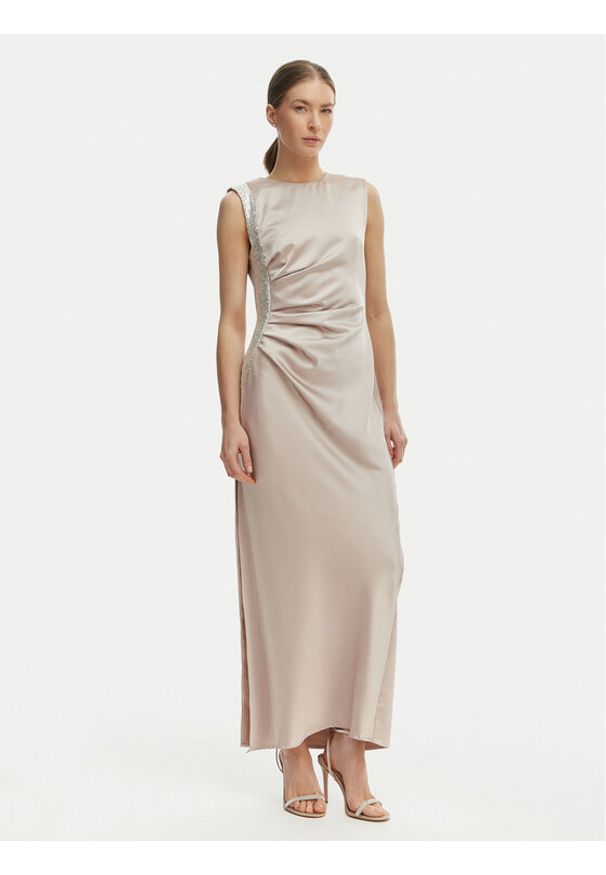 Rinascimento Sukienka wieczorowa CFC0127548003 Beżowy Regular Fit. Kolor: beżowy. Materiał: syntetyk. Styl: wizytowy