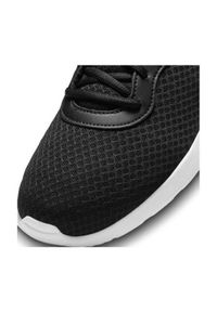 Buty Nike Tanjun M DJ6258-003 czarne. Okazja: na co dzień. Kolor: czarny. Materiał: materiał. Szerokość cholewki: normalna. Model: Nike Tanjun #4