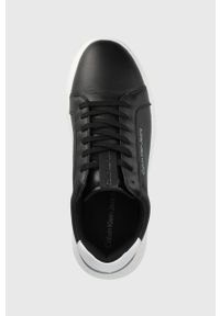 Calvin Klein Jeans sneakersy skórzane kolor czarny. Nosek buta: okrągły. Zapięcie: sznurówki. Kolor: czarny. Materiał: guma