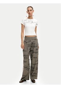 Desigual T-Shirt Helsinki 26SWTK10 Écru Slim Fit. Kolor: kremowy. Materiał: bawełna #2
