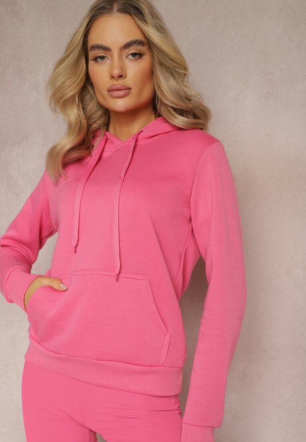 Renee - Różowa Bluza z Kapturem Corbetes. Typ kołnierza: kaptur. Kolor: różowy. Materiał: polar, tkanina, dresówka, prążkowany. Długość rękawa: długi rękaw. Długość: długie. Wzór: jednolity, gładki