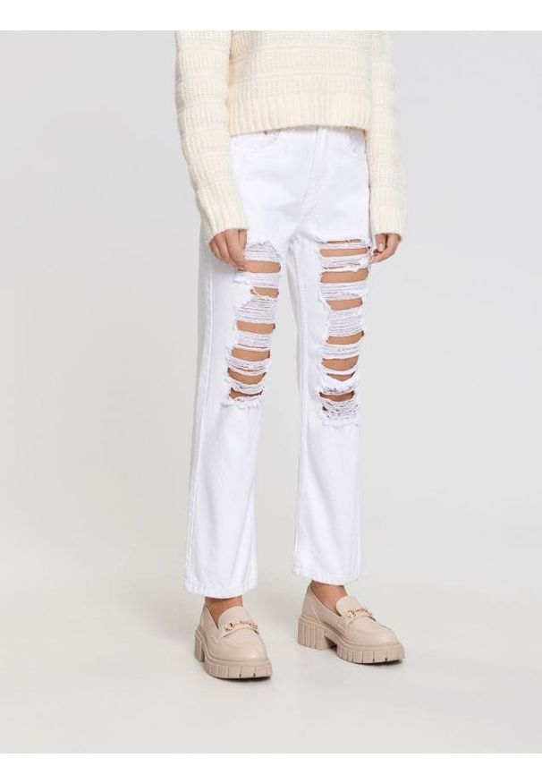 Sinsay - Jeansy straight high waist - biały. Stan: podwyższony. Kolor: biały