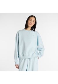 Bluza damska New Balance WT41500FRL – niebieska. Okazja: na co dzień. Kolor: niebieski. Materiał: dresówka, bawełna, tkanina, prążkowany. Styl: klasyczny, casual