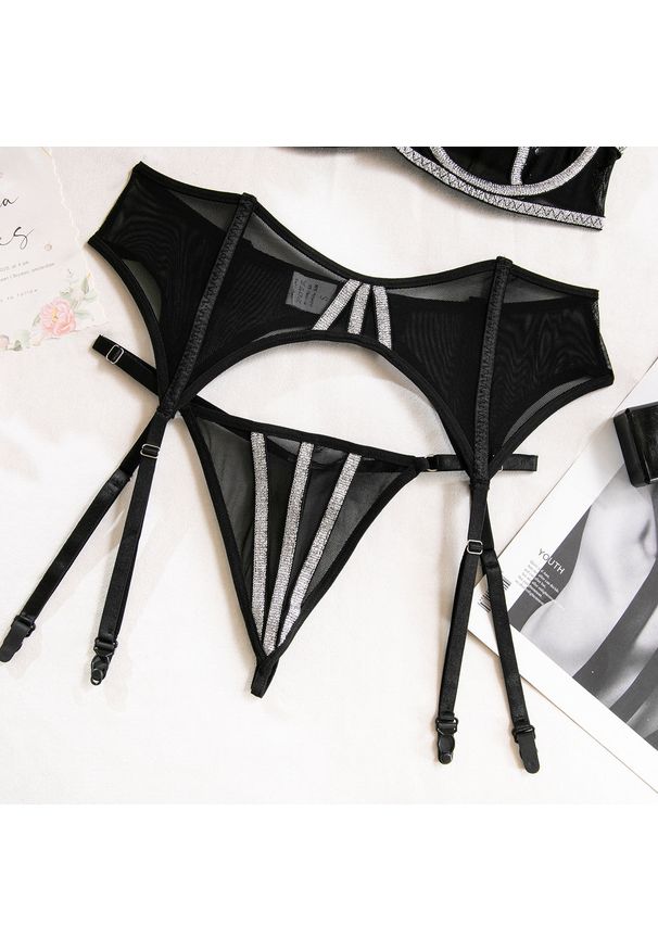 Intica - Komplet bielizny z ozdobną lamówką Mercan. Kolor: czarny. Materiał: materiał