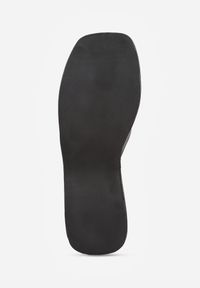 Born2be - Czarne Minimalistyczne Klapki na Koturnie z Kwadratowym Noskiem Mosing. Okazja: do pracy, na co dzień. Kolor: czarny. Sezon: lato. Obcas: na koturnie. Styl: elegancki, klasyczny, casual. Wysokość obcasa: średni #8