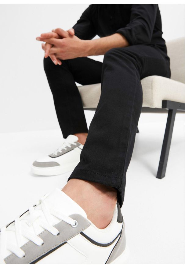 bonprix - Dżinsy ze stretchem, slim fit, straight. Kolor: czarny