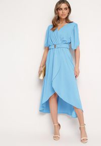 Born2be - Niebieska Rozkloszowana Sukienka Kopertowa z Gumką w Talii i Ozdobnym Paskiem Vasena. Kolor: niebieski. Typ sukienki: kopertowe. Styl: elegancki #4
