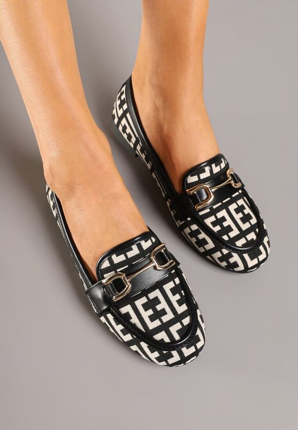 Renee - Czarne Mokasyny w Geometryczny Wzór Zdobione Aplikacją Telanira. Okazja: na co dzień. Kolor: czarny. Materiał: jeans. Wzór: geometria, aplikacja. Styl: casual, klasyczny, elegancki