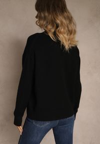 Renee - Czarny Golf z Dodatkiem Kaszmiru z Przeszyciami po Bokach Avenella. Okazja: na spotkanie biznesowe. Typ kołnierza: golf. Kolor: czarny. Materiał: kaszmir. Styl: elegancki, biznesowy, klasyczny #4