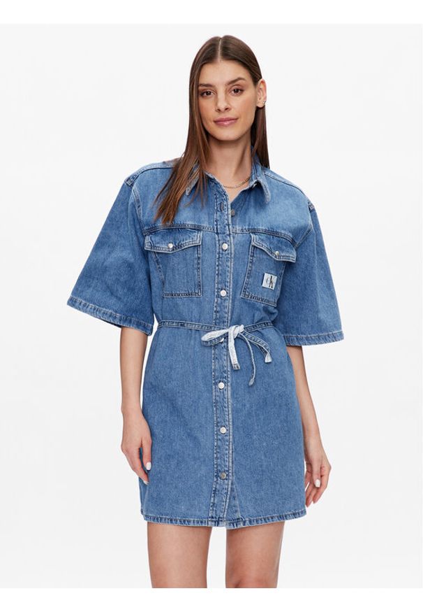 Calvin Klein Jeans Sukienka jeansowa J20J220666 Niebieski Relaxed Fit. Kolor: niebieski. Materiał: bawełna