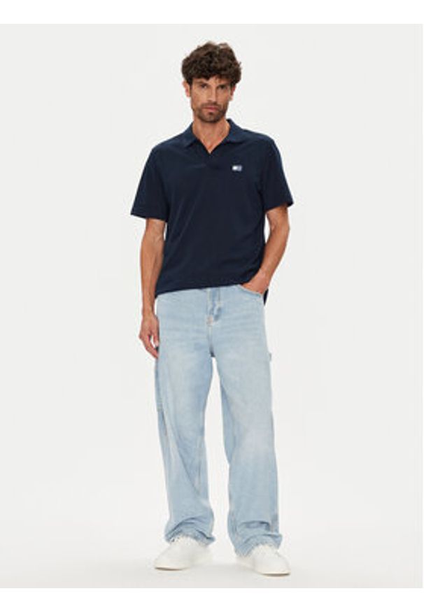 Tommy Jeans Polo Skipper DM0DM21657 Granatowy Regular Fit. Typ kołnierza: polo. Kolor: niebieski. Materiał: bawełna