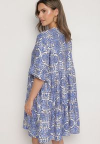 Born2be - Niebieska Sukienka z Lnem o Rozkloszowanym Kroju z Falbanami i Metalicznym Nafrukiem Rinanis. Okazja: na co dzień. Typ kołnierza: dekolt w serek. Kolor: niebieski. Materiał: len. Wzór: aplikacja. Styl: klasyczny, casual, elegancki #4