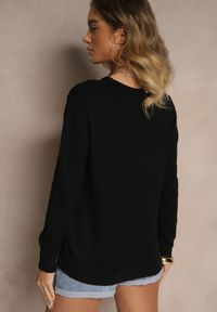 Renee - Czarny Sweter o Klasycznym Kroju z Ozdobnymi Guziczkami po Bokach Melornia. Okazja: na co dzień. Kolor: czarny. Styl: klasyczny #4