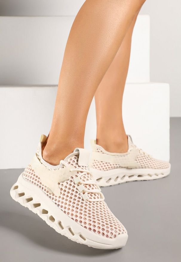 Born2be - Beżowe Siateczkowe Buty Sportowe Sneakersy na Grubej Tłoczonej Podeszwie Luriane. Okazja: na co dzień. Kolor: beżowy. Materiał: jeans, materiał