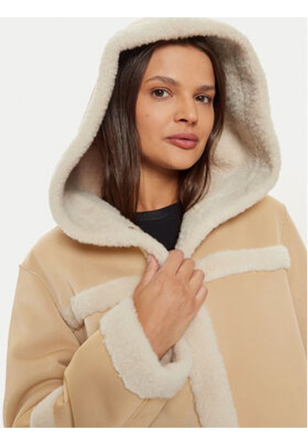 Liu Jo Sport Kurtka z imitacji skóry TF4140 E0903 Beżowy Regular Fit. Kolor: beżowy. Materiał: syntetyk. Styl: sportowy