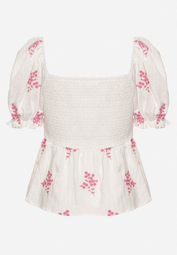 Born2be - Biało-Fuksjowa Bawełniana Bluzka Typu Hiszpanka z Ozdobnymi Haftami Merafina. Okazja: na co dzień. Typ kołnierza: dekolt hiszpanka. Kolor: różowy. Materiał: bawełna. Długość: krótkie. Wzór: haft. Styl: klasyczny, casual, elegancki