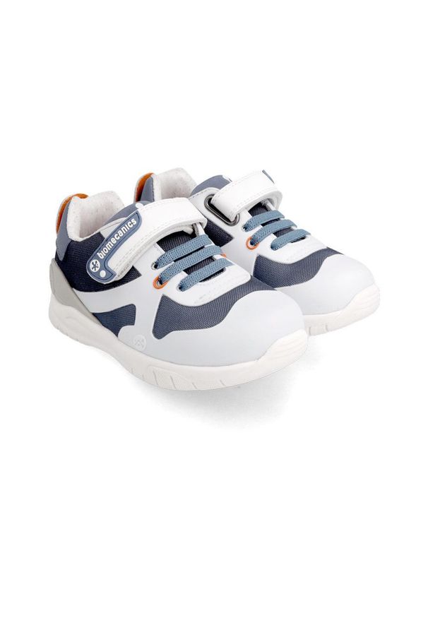 Biomecanics buty dziecięce. Nosek buta: okrągły. Zapięcie: rzepy. Kolor: niebieski. Materiał: guma