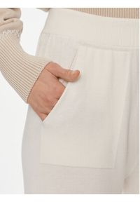 United Colors of Benetton - United Colors Of Benetton Spodnie dresowe 1294DF009 Écru Relaxed Fit. Materiał: bawełna #3