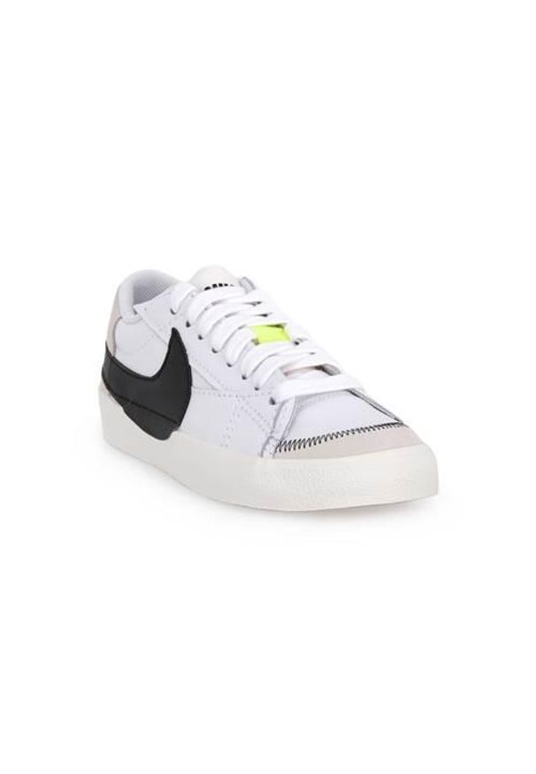 Buty do chodzenia męskie Nike 101 Blazer Low Jumbo. Zapięcie: sznurówki. Kolor: wielokolorowy, biały. Materiał: skóra, syntetyk, materiał. Szerokość cholewki: normalna. Sport: turystyka piesza