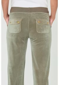 Juicy Couture - JUICY COUTURE Zielone spodnie Del Ray. Kolor: zielony. Materiał: poliester. Wzór: haft #7