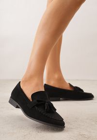 Renee - Czarne Mokasyny z Imitacji Zamszu z Aplikacją w Kształcie Kokardy z Frędzlami Edea. Kolor: czarny. Materiał: zamsz. Wzór: aplikacja. Styl: boho #3