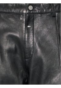 Young Poets Society Spodnie skórzane Toni Soft 107581 Czarny Regular Fit. Kolor: czarny. Materiał: skóra