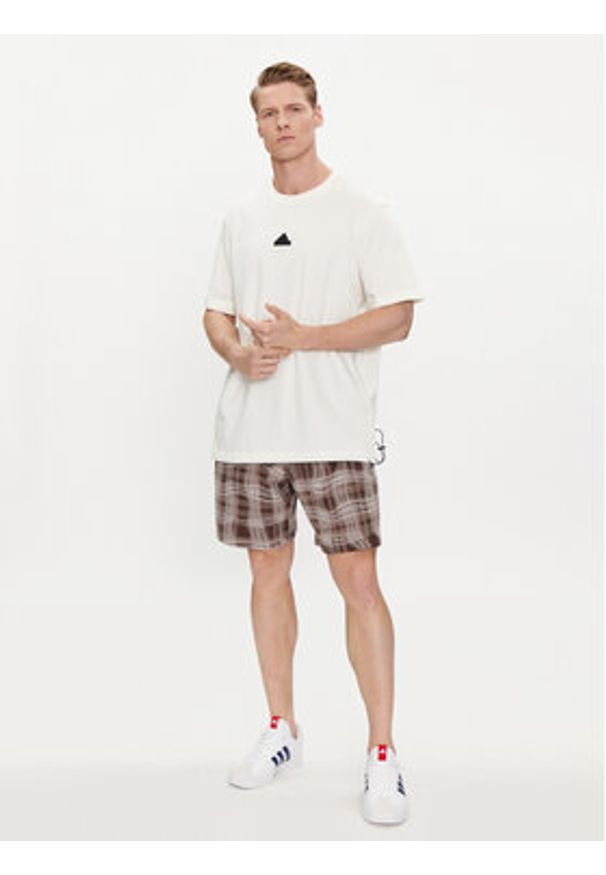 Adidas - adidas T-Shirt City Escape IR5175 Biały Loose Fit. Kolor: biały. Materiał: bawełna