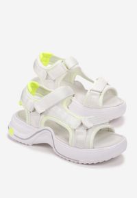 Born2be - Białe Sandały w Sportowym Stylu ze Skórzaną Wkładką i Rzepami Nassoa. Okazja: na co dzień. Zapięcie: rzepy. Kolor: biały. Materiał: skóra. Styl: sportowy #3