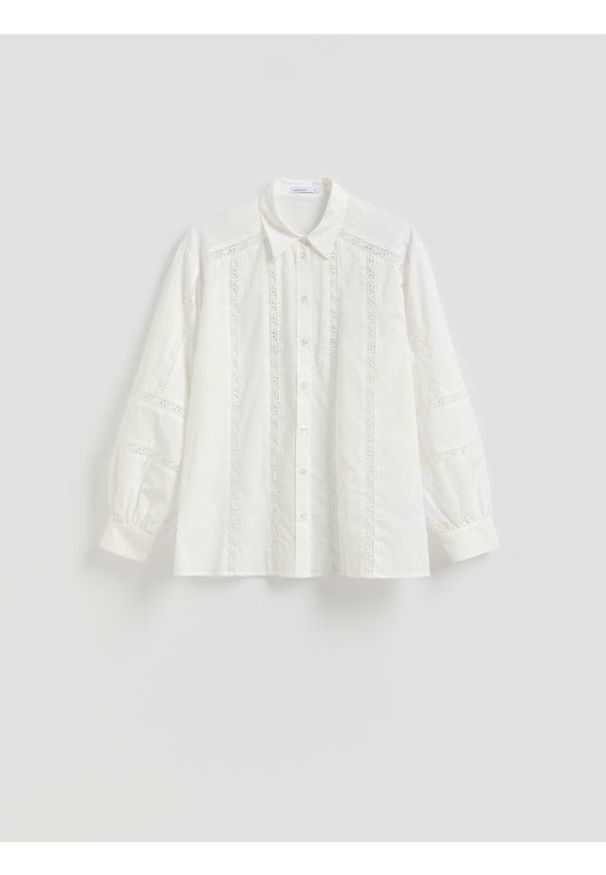 Reserved - Koszula z ażurowym wzorem - biały. Kolor: biały. Materiał: bawełna. Wzór: ażurowy