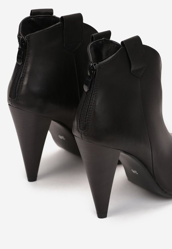 Born2be - Czarne Botki Peep Toe na Stożku Zaorvan. Nosek buta: otwarty. Zapięcie: zamek. Kolor: czarny. Szerokość cholewki: normalna. Obcas: na stożku