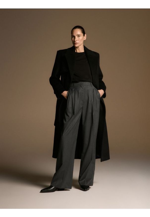 Reserved - Spodnie z wełną - szary. Kolor: szary. Materiał: wełna