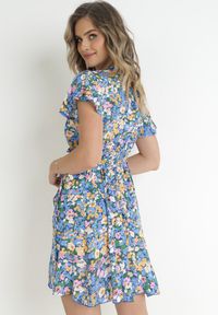 Born2be - Niebiesko-Granatowa Kopertowa Sukienka Mini z Wiązaniem w Pasie z Wiskozy Huette. Kolor: niebieski. Materiał: wiskoza. Wzór: aplikacja. Sezon: wiosna, lato. Typ sukienki: kopertowe. Długość: mini #4