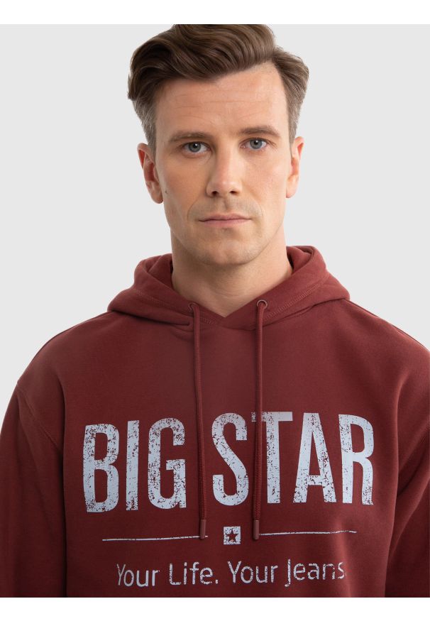 Big-Star - Bluza męska z kapturem z logo BIG STAR bordowa Ashlyno 604. Okazja: na spacer, na co dzień. Typ kołnierza: kaptur. Kolor: czerwony. Materiał: materiał. Styl: casual, klasyczny