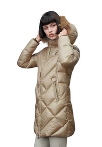 Blauer USA - BLAUER Beżowa damska kurtka Althea Raincoat Long Jackets, Rozmiar M. Kolor: beżowy. Materiał: poliamid, puch. Styl: elegancki