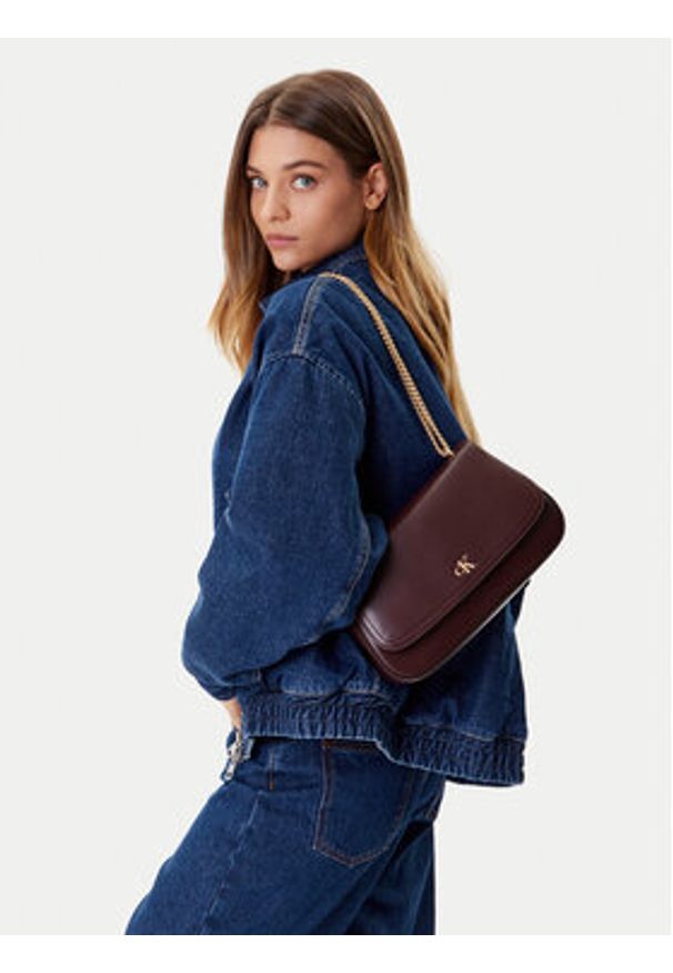 Calvin Klein Torebka Ck Convertible Chain Medium Bag LV04F3171G Bordowy. Kolor: czerwony. Materiał: skórzane