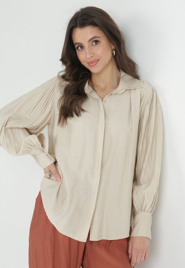 Born2be - Jasnobeżowa Koszula z Plisowanymi Rękawami Pascala. Kolor: beżowy